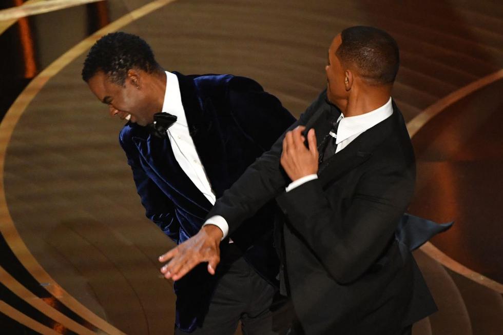 Will Smith fue el protagonista del incidente que marcó la ceremonia del Oscar 2022 luego de que le diera una tremenda bofetada al comediante Chris Rock. (Foto: Robyn Beck / AFP)