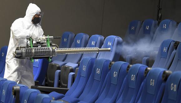 Familias o amigos podrán reservar hasta 8 butacas para ver películas en reapertura de salas de cine. (Foto referencial: AFP)