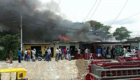 Piura: incendio afectó a cuatro viviendas en Sullana