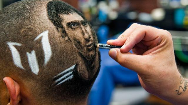 El artista que diseña en cabezas la cara de Lionel Messi  - 1