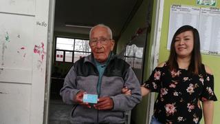 Elecciones 2018: hombre de 102 años es un ejemplo de civismo en Chimbote
