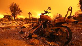 No es el infierno, es California: Remolinos de fuego obligaron a miles a huir [FOTOS]