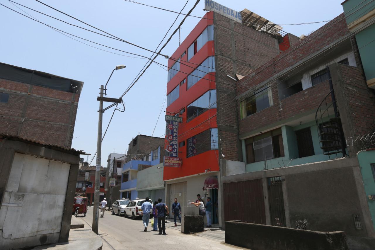 Inmueble se ubica en el jirón Vilcanota, en la urbanización 27 de Abril, en el distrito de Ate. (Foto: Violeta Ayasta)