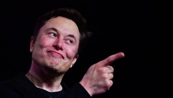 Elon Musk se burla de quienes aseguraban que Twitter dejaría de existir.
