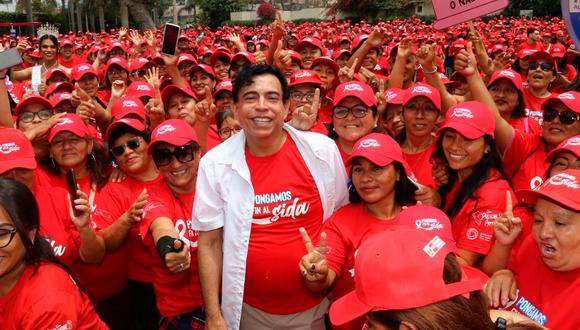 Ernesto Pimentel se une a campaña de lucha contra el VIH-Sida | Foto: Difusión