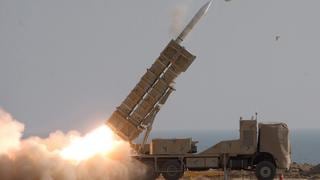 Irán lleva a cabo maniobras militares en el estrecho de Ormuz