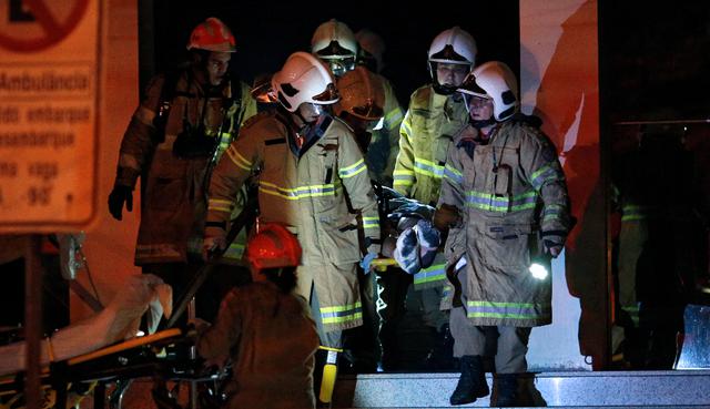 Al menos 10 muertos en incendio en un hospital de Rio de Janeiro . Foto: AFP