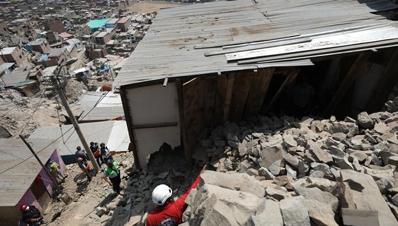 Casa afectada por deslizamiento de rocas en la zona de Canto Chico, en San Juan de Lurigancho. (Foto: Julio Reaño/@Photo.gec)
