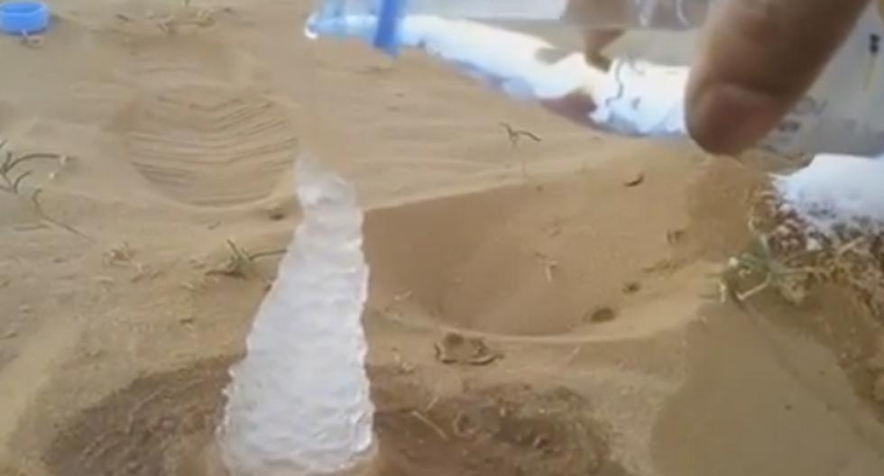 El experimento en donde vemos cómo el agua se convierte en hielo en el desierto se ha vuelto viral en YouTube. (Foto: Captura)