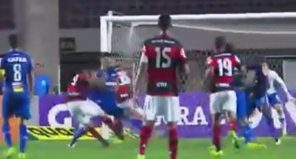 Paolo Guerrero se encargó de poner el empate del partido Flamengo vs Cruzeiro. (Foto: Captura)