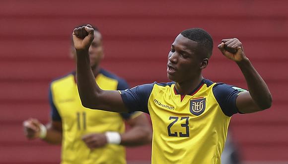 Caicedo, de 19 años, tiene cuatro partidos oficiales con la selección absoluta de Ecuador. (Foto: AFP)