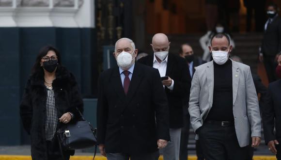 "La oposición cae mal. Insiste en hablarle a su base de votantes, a los que ya han convencido y siempre corearán sus invectivas, en lugar de adaptar el discurso para convencer a todos los demás". (Foto: El Comercio)