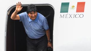 Militares de Bolivia casi tumban con un cohete el avión de Evo Morales a México en el 2019, revela AMLO en un libro