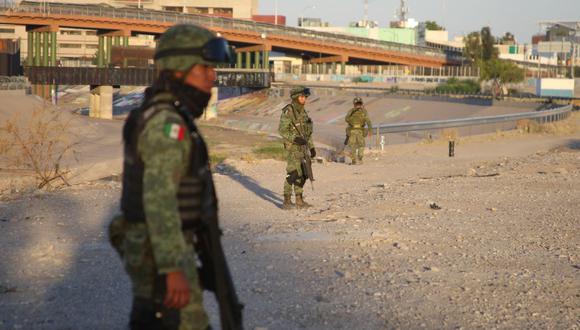 Los sobrevivientes, parte de un grupo de 17 salvadoreños, dijeron que "tres sujetos, al parecer policías" comenzaron a perseguirlos en un vehículo. (Foto referencial: EFE)