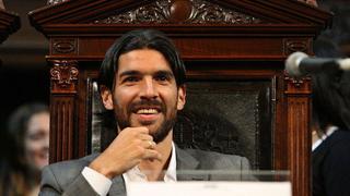 Sebastián Abreu regresó al fútbol y fichó por su club número 29