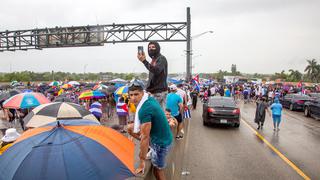 Cubanos bloquean autopista de Miami para pedir a Estados Unidos que “intervenga” en Cuba