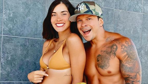 Korina Rivadeneira muestra su avanzado embarazo en video de redes sociales junto a Mario Hart. (Foto: Instagram)