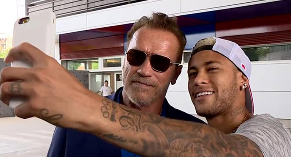 Arnold Schwarzenegger y Neymar se tomaron un selfie para el recuerdo. (Foto: captura)