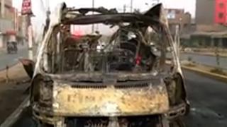 Ate: ambulancia se incendió y explosiones rompieron ventanas de viviendas | VIDEO 