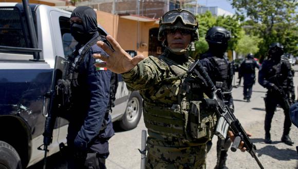 Dos mandos operativos de la policía de Acapulco fueron detenidos por su probable responsabilidad en el delito de homicidio. (AFP)