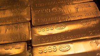 Precios del oro operan cerca de máximos de dos meses 