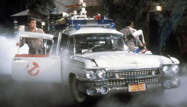 Los Cazafantasmas. Una ambulancia Cadillac Miller Meteor de 1959, con algunos artilugios extra, se convertía en el Ecto-1, el vehículo de Los Cazafantasmas, una de las películas más recodadas de los ochenta.