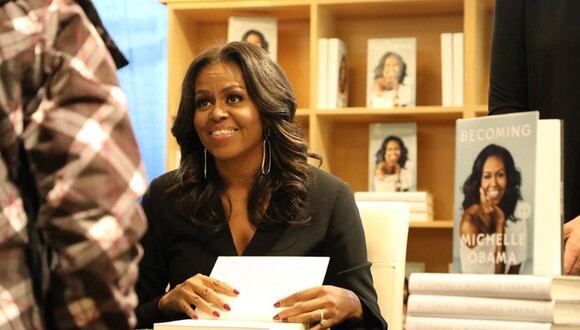 Michelle Obama, la esposa del expresidente Barack Obama, sorprende con revelaciones nunca hechas sobre su infancia, su experiencia en política, el racismo, entre otros temas. (Foto: Instagram @michelleobama)