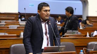 Américo Gonza justifica viaje en medio de debate en el Congreso por ley mordaza: “No lo veo imprudente”