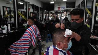 Ventas de restaurantes y peluquerías cayeron 50% en 2020, según Produce