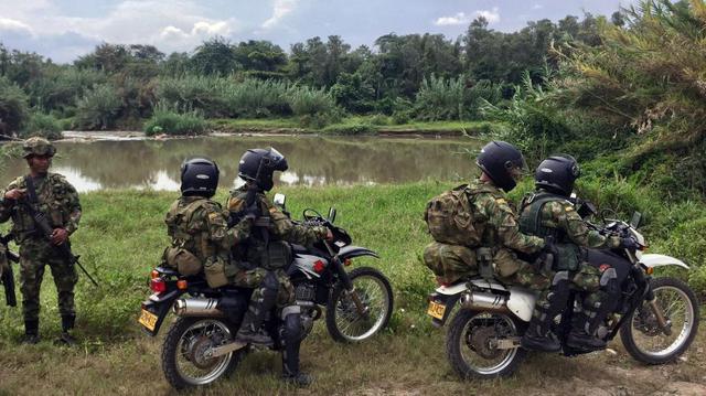Militares colombianos resguardan frontera para evitar paso de venezolanos. (Foto: Reuters)