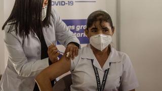 Una enfermera de 46 años es la primera vacunada contra el coronavirus en Guatemala