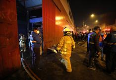 Cercado de Lima: bomberos combaten incendio en galería de Av. Nicolás Ayllón y evitan que se extienda