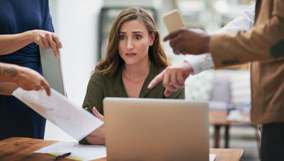 El estrés laboral impacta de manera negativa la creatividad en el trabajo. (Foto: Getty)