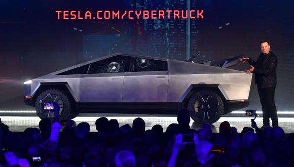 Elon Musk afirma que el Tesla Cybertruck será a prueba de agua y podría funcionar como un barco. (Foto: AFP)