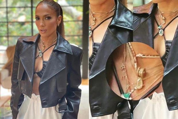 Jennifer Lopez showed all her followers the necklace with charms that form the word BEN.  (Photo: @jlo / Instagram)