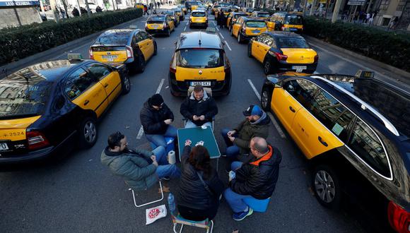 Uber y Cabify dejarán Barcelona debido a nueva norma del sector. (EFE).