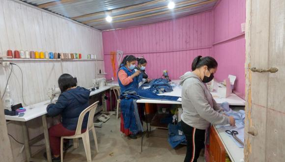 Asociación Mujeres de mi Barrio tiene como objetivo producir nuevos productos de utilidad para el sector empresarial. (Foto: LÍNEA 1 del Metro de Lima)