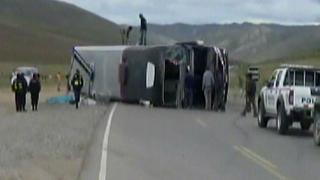 Tarma: despiste y vuelco de bus dejó dos muertos