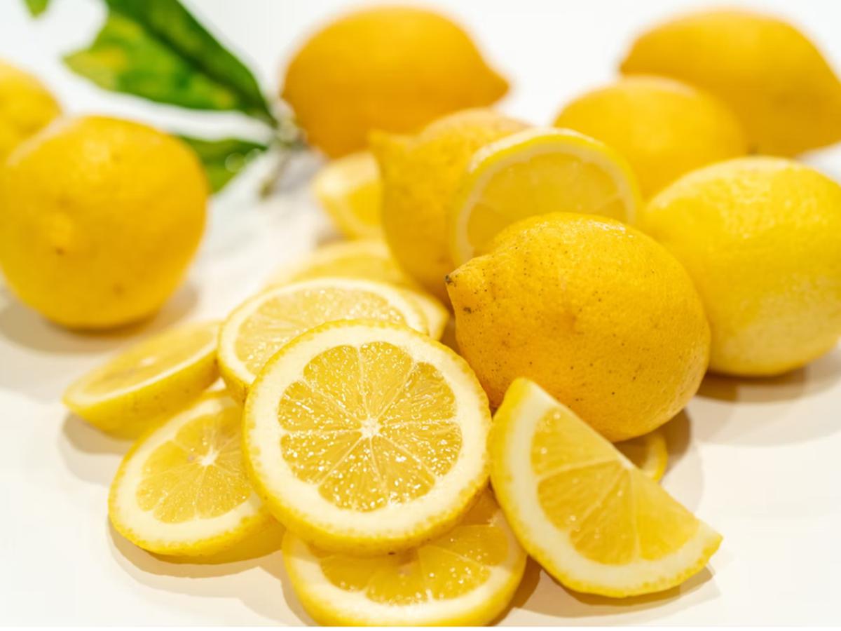 Trucos limpieza: Descubre los increíbles usos del limón en la limpieza de  la casa
