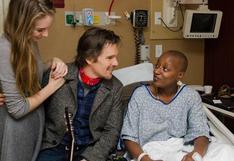 Ethan Hawke y su hija alegraron a pacientes de un hospital con cánticos navideños