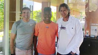 Pedro Aquino recibió a Ricardo Gareca y Néstor Bonillo tras victoria de León