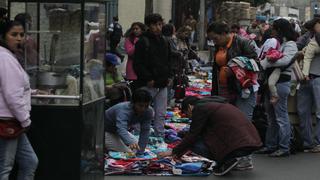 Calles del Cercado de Lima son invadidas por 4 mil ambulantes