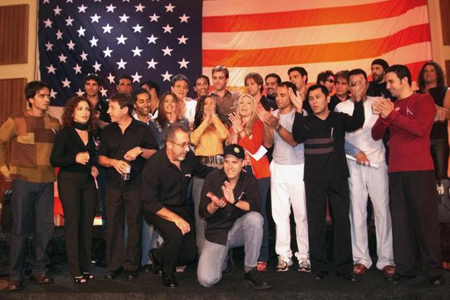 Artistas que interpretaron "El último adiós" (Foto: AP)