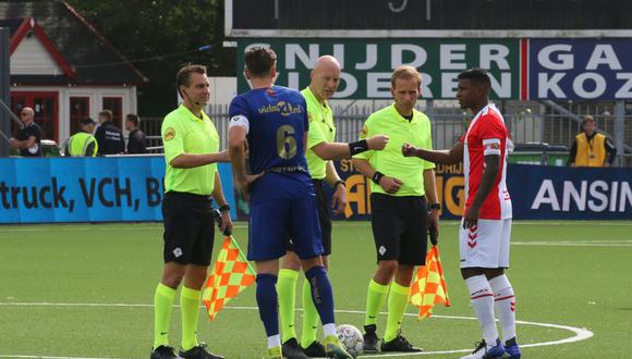 Araujo portó la cinta en el primer partido de la Eredivisie. (Foto: Emmen FC)