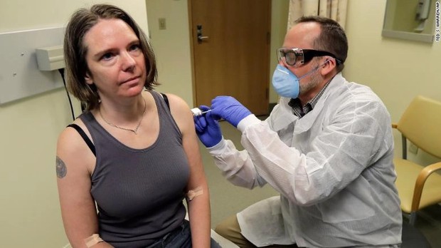 Esta es la historia de dos personas que se enlistaron como voluntarias en los Estados Unidos para probar la vacuna contra el coronavirus sin pronóstico incierto. (Foto: CNN - Getty Images)