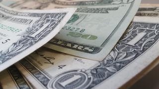 Dólar cierra la semana a S/ 4,04 pese a venta de US$ 5 millones del BCR
