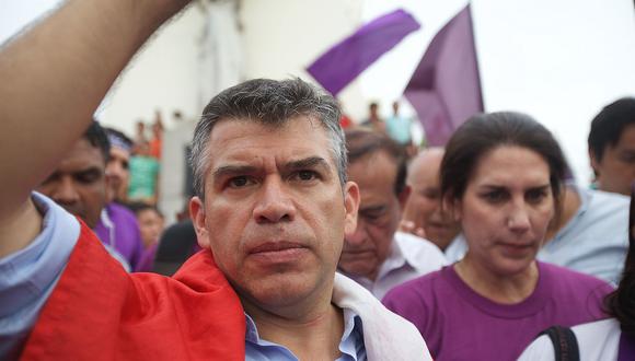 El ex candidato presidencial Julio Guzmán aseguró que la tacha contra el Partido Morado es un hecho "antidemocrático". (Foto: GEC)