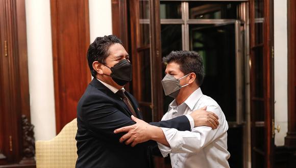 En medio de la conformación del nuevo Gabinete Ministerial, el mandatario recibió a los dirigentes de Perú Libre. (Foto: Presidencia)