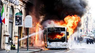Explosión de un bus de servicio público pone en alerta a la ciudad de Roma