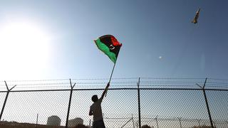 Los dos bandos enfrentados en el conflicto de Libia aceptan un alto el fuego